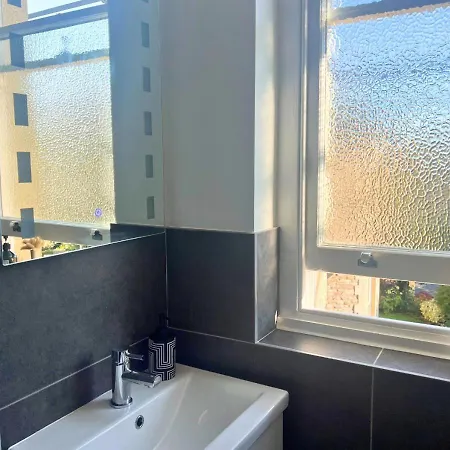Apartment Secret Retreat Redland